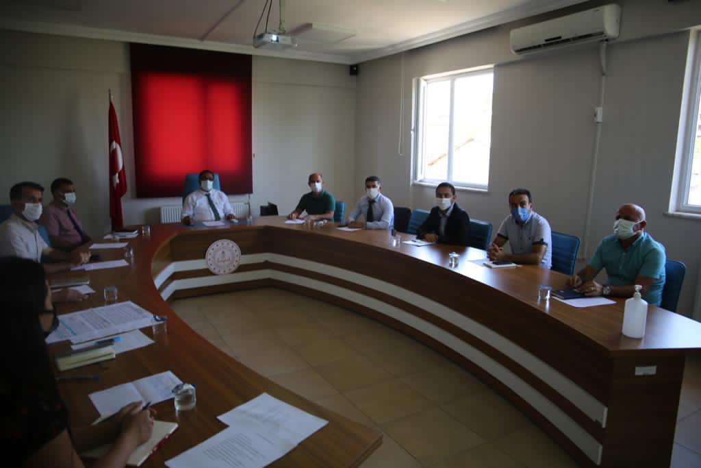 İl Müdürümüz Sn. Gürsel Ekmekci başkanlığında, ilçe milli eğitim müdürlerimiz ile "Yeni Öğretim Yılına Hazırlık ve Değerlendirme Toplantısı" yapıldı.

<a href="/tcmeb/">Millî Eğitim Bakanlığı</a> <a href="/ziyaselcuk/">Ziya Selçuk</a> <a href="/TunceliValiligi/">T.C.Tunceli Valiliği</a> <a href="/gurselekmekci/">Gürsel EKMEKCİ</a>