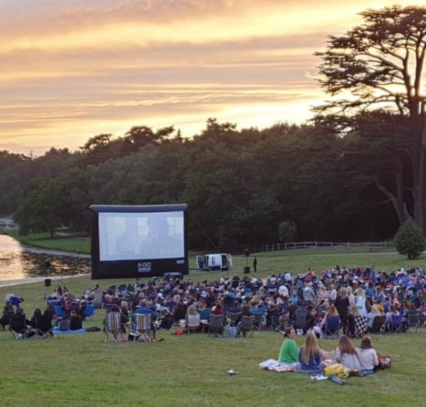 Fancy watching a film on the big screen w. friends but not ready for a return to the cinema? <a href="/Painshill/">Painshill</a> have the PERFECT solution! From Fri 20th to Sun 22nd Aug open air cinema is back! With drinks from <a href="/corksoccasions/">Corks Occasions - Street Food & Bars</a> &amp; food stalls it’s going to be GREAT! painshill.co.uk/open-air-cinem…