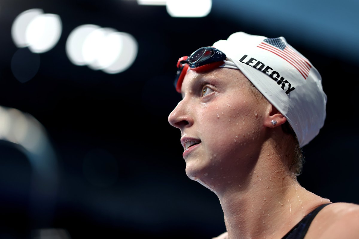 2⃣4⃣ of the fastest 𝗲𝘃𝗲𝗿 times in the women's 800m freestyle belong to @KatieLedecky. Incredible.