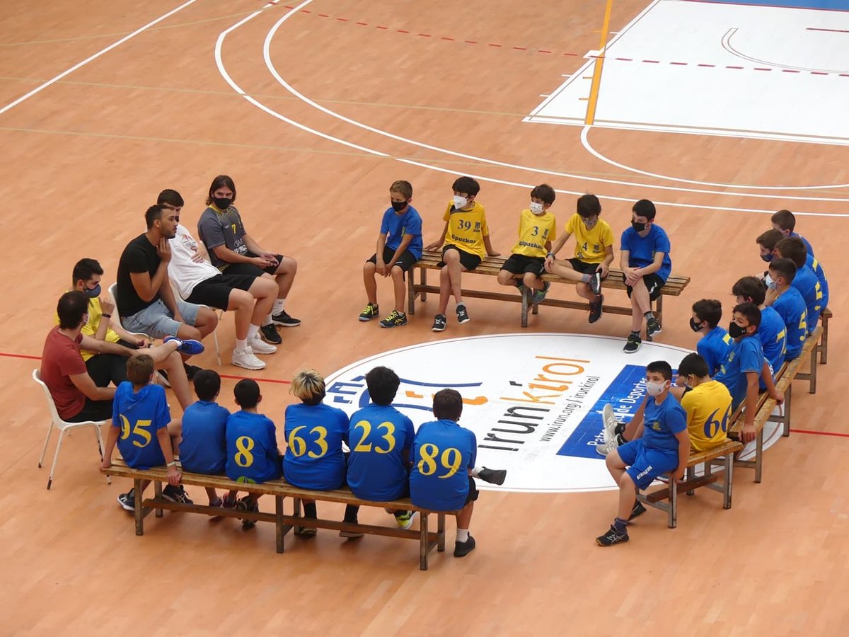 CD Bidasoa Irun tweet media