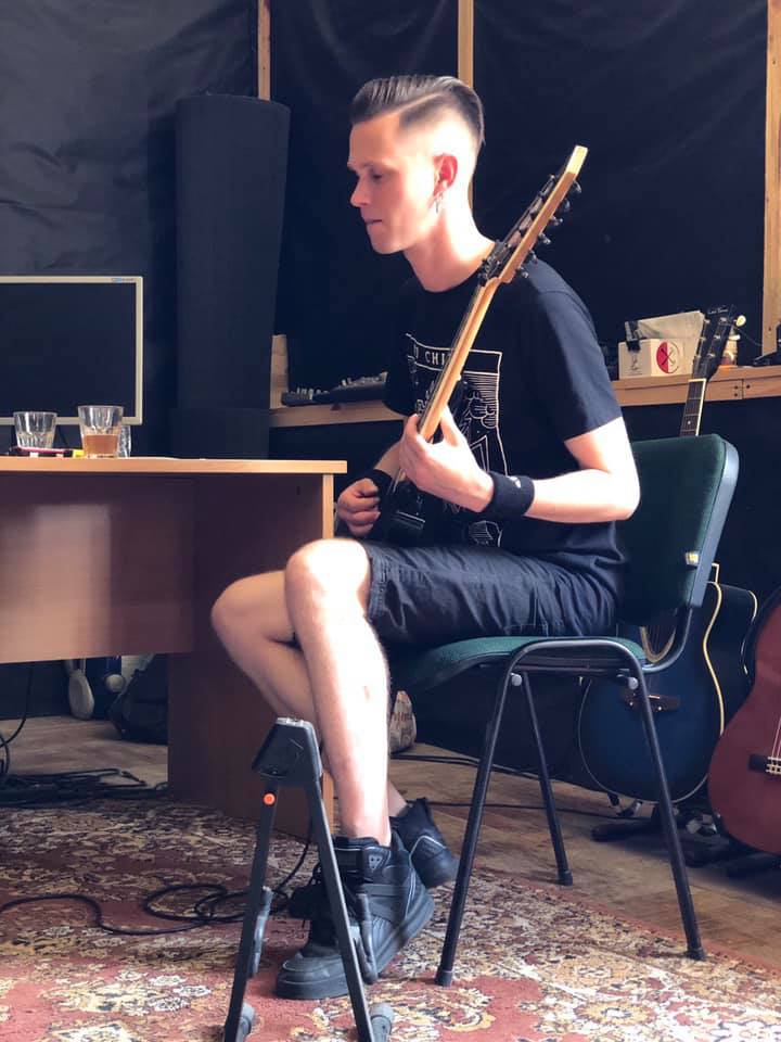 larmesinconnu's tweet photo. Keep spinning the wheel and rolling the tape 
Another record session
Some say it would be instrumental track this time 🖤
Thanks to Zavgorodnev Boris and Andriy Bardachov

 #larmesinconnu #recording #studio #experimentaldoommetal #guitar #instrumental #metal #metalmusic #gothic https://t.co/1qqzOSw6KO