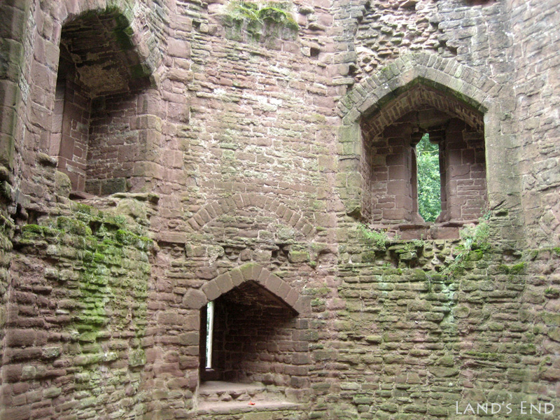 イギリスＸ廃城

イギリスの廃城が好きなんです😍
たまらないんだわ～

写真はラドロウ城（Ludlow Castle）と
グッドリッチ城（Goodrich Castle）

#私の見つけたイギリス 
#CultureConnectsUs