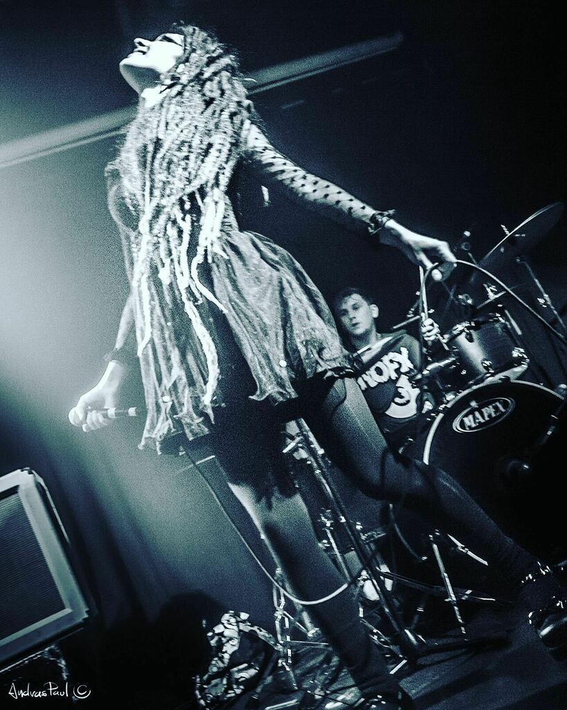 Hands Off Gretel <a href="/handsoffgretel/">HandsOffGretel</a> @laurentateofficial back at Proud now <a href="/festcamden/">Fest</a> in 2017 #laurentate #handsoffgretel #concertphotography #livemusicphotography  #chasingthelightart #punksnotdead  #singersongwriter #womeninmusic #audioloveofficial #music… instagr.am/p/CR6KwU3JqEa/