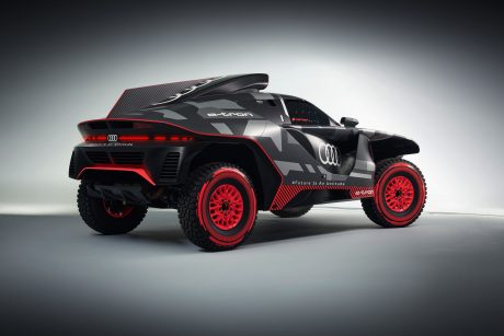 Jaunās Dakaras rallija mašīnas prezentē "Audi" un "Prodrive" - 4rati.lv/citi-sporta-ve…