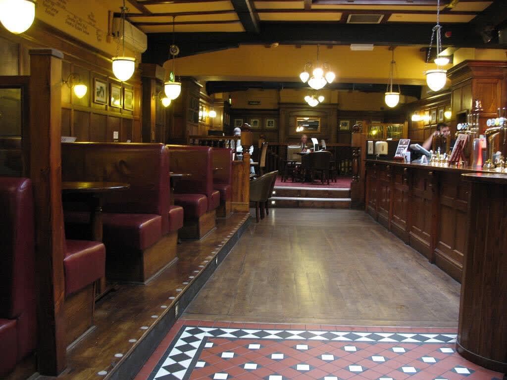 Throwback Thursday... who remembers the Snack Bar before its refurb? 😍 #throwbackthursday #oldestpubinengland #oldestininnengland #nottinghampubs #greenekingpubs