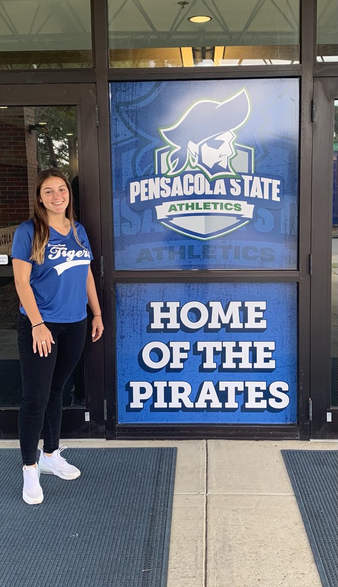 brookevega2022's tweet photo. I am very grateful and proud to announce my commitment to continue my academic and softball career at @PSCSoftball . Thank you to all the coaches and teammates who helped me get here. @MartinCoSports @FLPowerBlack @kibn08 #PiratePower 🏴‍☠️ https://t.co/QQ7LEmHCPq
