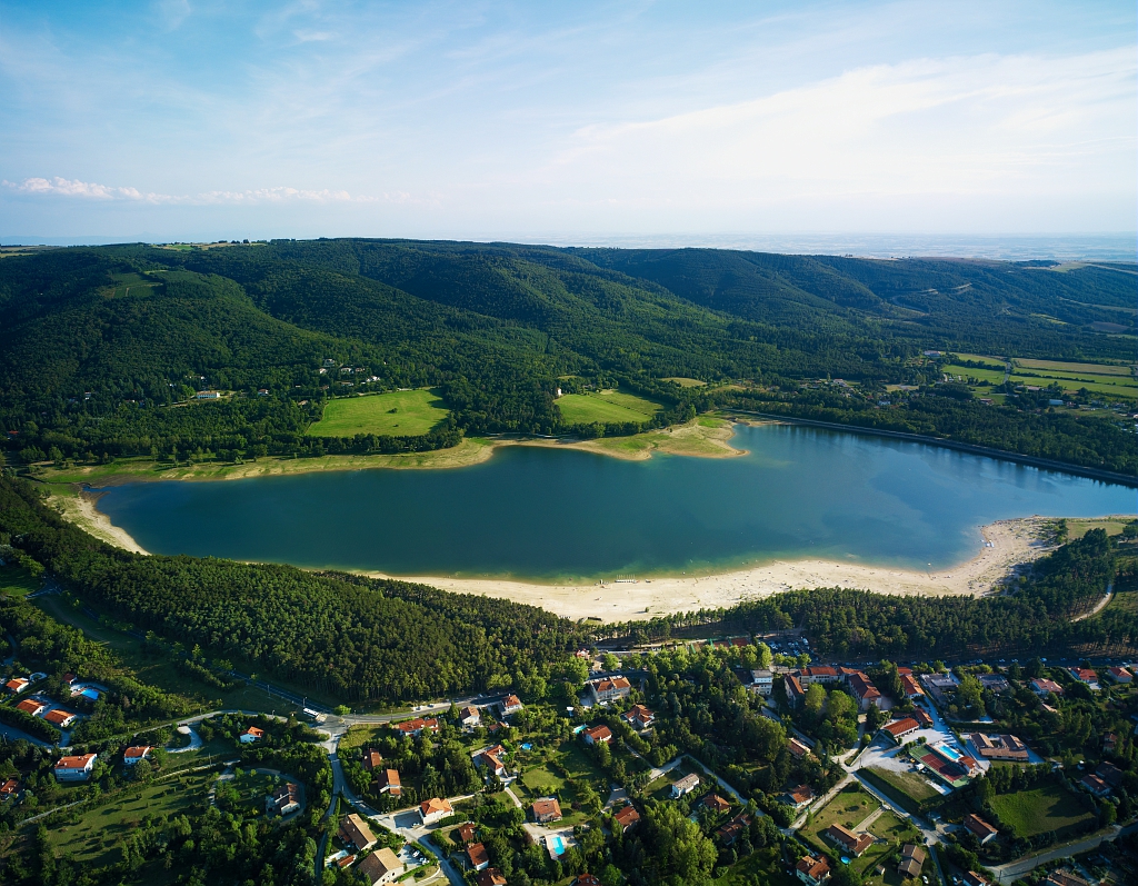 VoyageOccitanie's tweet photo. [💦 Eaux Vives] Rivières et lacs : le plaisir de se rafraîchir sera aussi grand que celui de découvrir un coin superbe, parfois secret, toujours préservé : https://t.co/RuLVpQbTSA https://t.co/9ZEhENpyiO