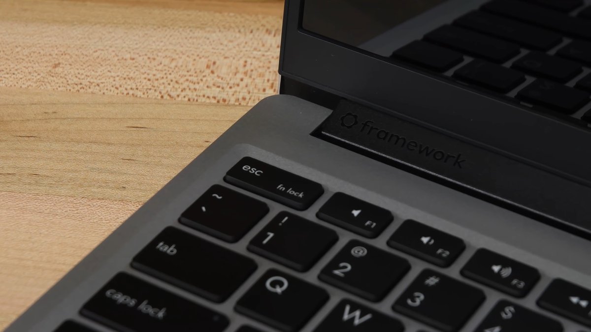 popey's tweet photo. The Framework (repairable, upgradable) laptop getting a 10/10 repairability score from @iFixit is a great endorsement for the team who worked on the product.
https://t.co/8xCoRdyhpA https://t.co/qkuoYIgDH8