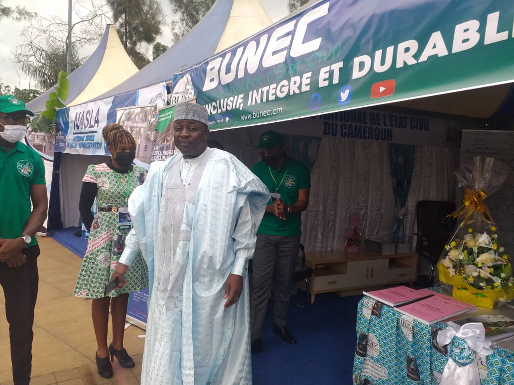 26 juillet 2021: le Directeur Général Adjoint du BUNEC vérifie le dispositif d'accueil des officiels du lancement du Salon de l'Action Gouvernementale (SAGO 2021)