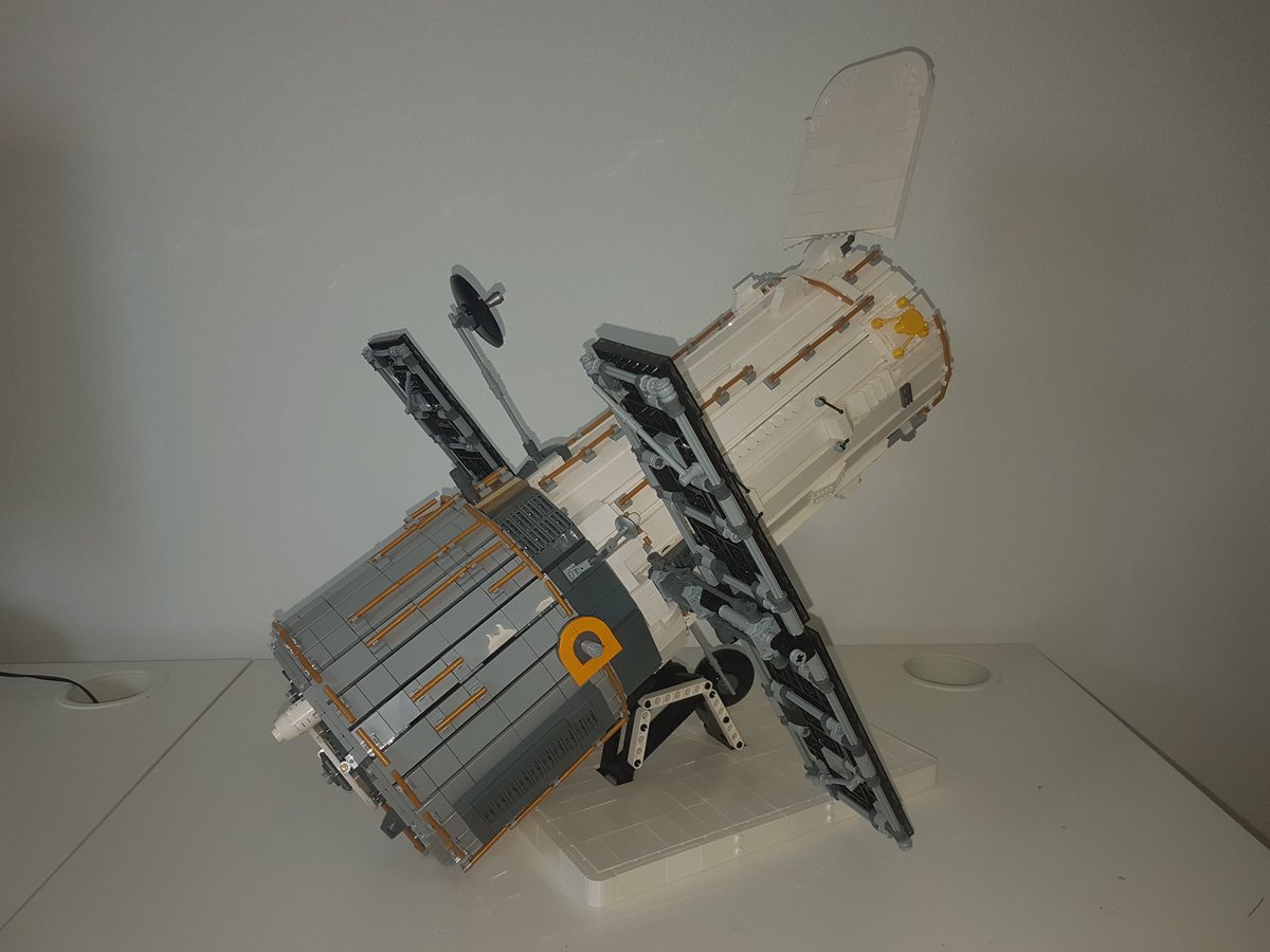 MocDesign2022's tweet photo. My #MOC #NASA #Hubblenasa #Teleskope 

@HUBBLE_space @HubbleTelescope @NASAHubble @NASA #Lego #legoideas #LEGOMastersFOX #legoshi #legooriginal #legominifigures #legos #alof #BlueBrixx https://t.co/FBDmxCAc2D