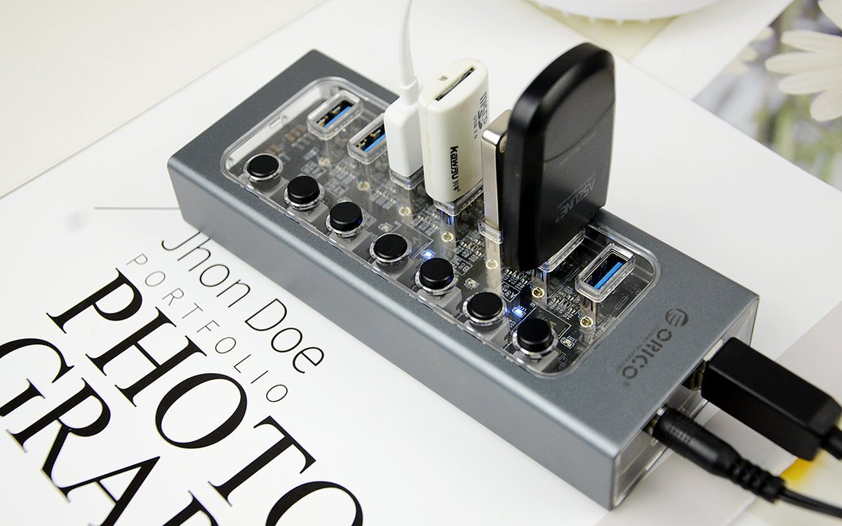 ORICO_Official's tweet image. This multi-port hub with individual switches supports a 4TB capacity hard drive. It also can be securely mounted on the wall with back-hanging holes and screws for saving your space.

🔋Name： Multi-Port Hub with Individual Switches

  #iphone12 #ipad #multiporthub #harddrive