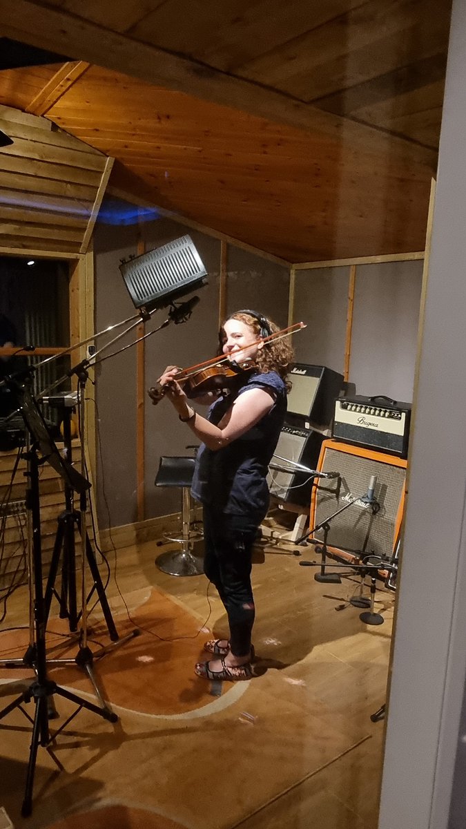 Had a great couple of days laying down some tracks for the next album at Beehive Studios! They're sounding pretty sweet already, Olly is a legend! #beehivestudios #newalbum #recordingstudio #Recording #NewMusic #folkmusic #folk #biglove