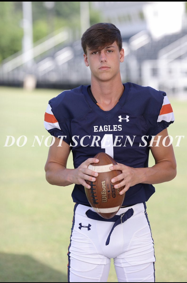 RobMorris_10's tweet photo. Senior year is here. Let’s go NCS! @Tyler_Morris_1 @NCSRecruiting @CoachMattOgle @MCScotsFootball https://t.co/59ZpTrZ517