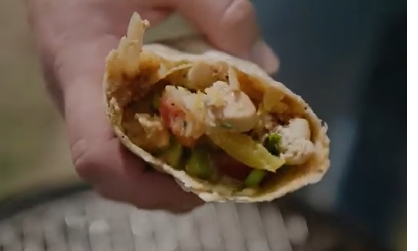 calorireland's tweet photo. Check out Randy Lewis from @Randaddys_ie creating some delicious chicken fajitas. Full video here: https://t.co/FOqE1DTs9o To read more on Randy's story and see full recipe details, visit our website at https://t.co/AAhjUlJDTf
#CalorCustomer #Randaddys https://t.co/P8bwTWW49j