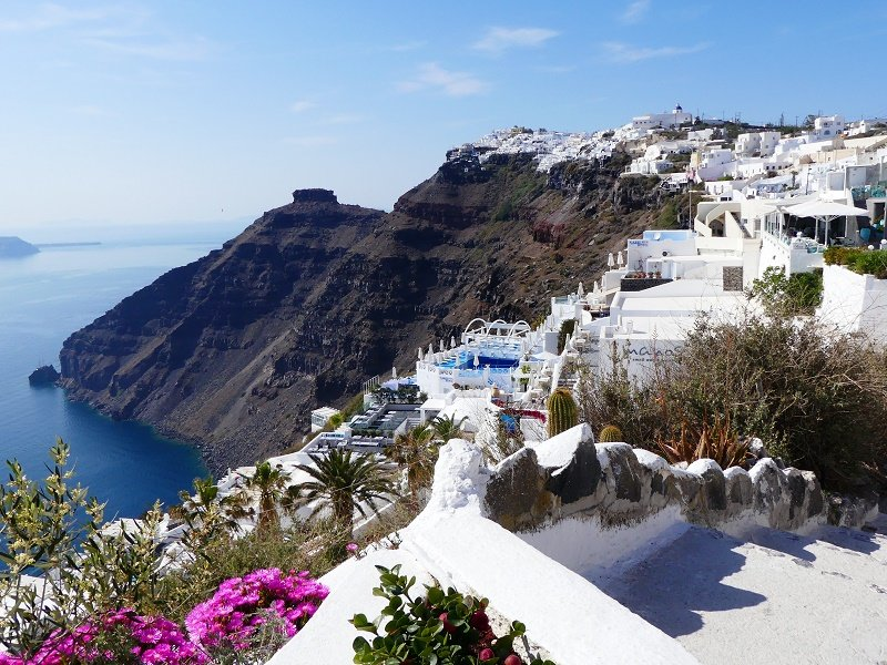HarasHouses's tweet photo. Keep travelling and you’ll eventually discover Santorini! And you' ll keep coming back!
https://t.co/74jW0BgFGb
#Santorini #Imerovigli #Summer2021 #Travelblogger #travel #covid_free #vacation #photography #Views https://t.co/pg56ps5J8F