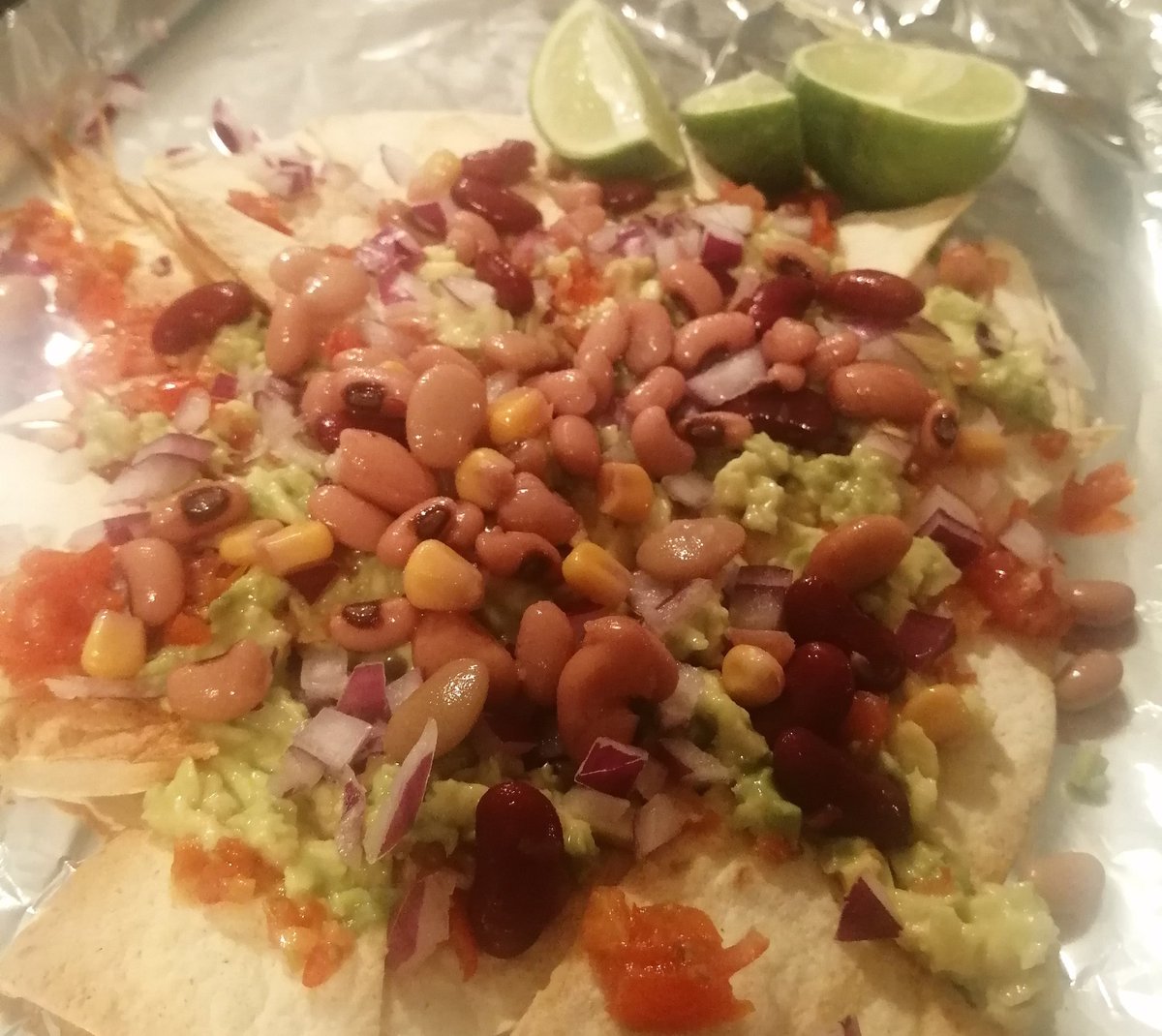 CookeryHai's tweet photo. Healthy homemade nachos! 🥑🍅🌮

We will be demonstrating this recipe and more at our live Hai Cookery event at Moniack Mhor this weekend! 🥑

 #nachos  #avocado #tomato  #mexicaninspired   #healthyrecipes #easyrecipes https://t.co/SgrRooMczv