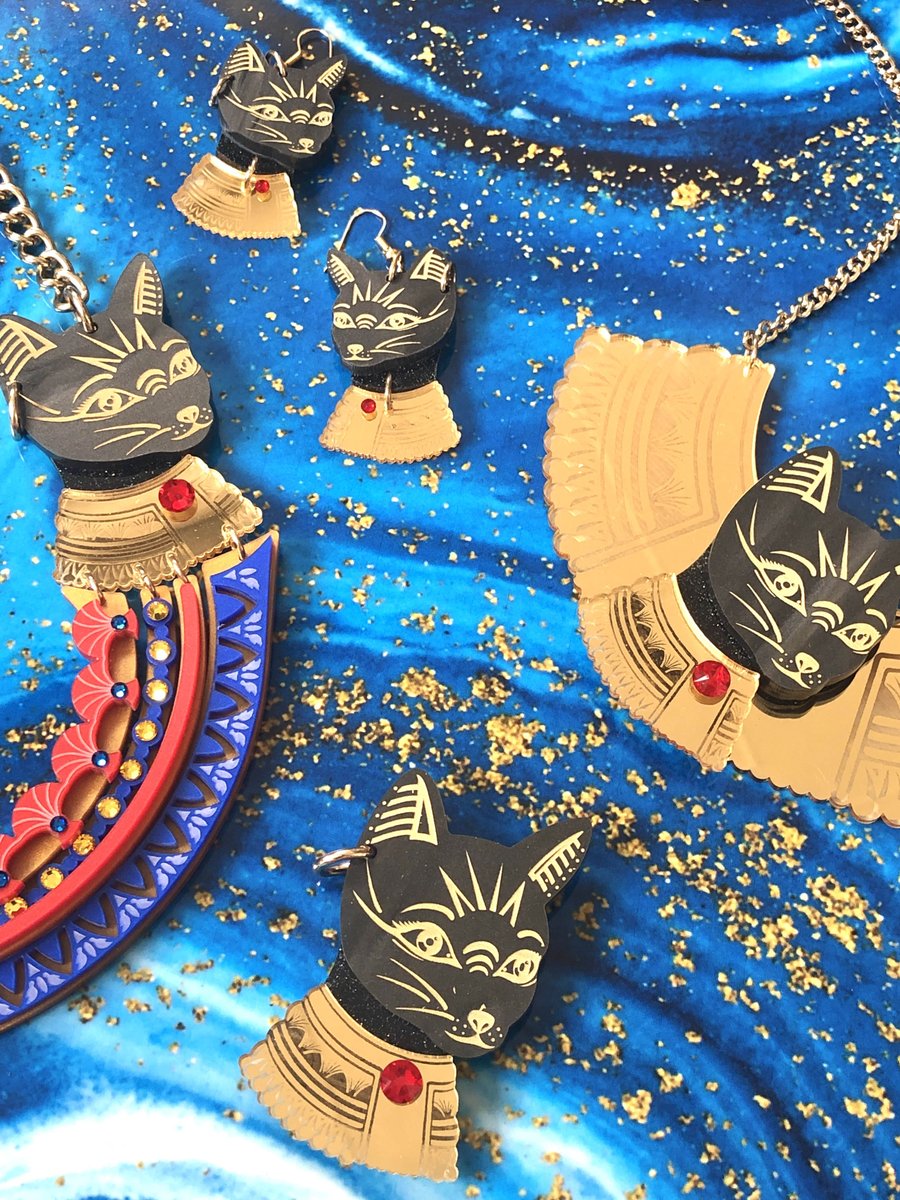 tattydevine's tweet photo. Meeeeeow, it's the #LastChanceToShop our Sacred Cats! π»https://t.co/ReyabCtoR3 https://t.co/evoijwP5Wm