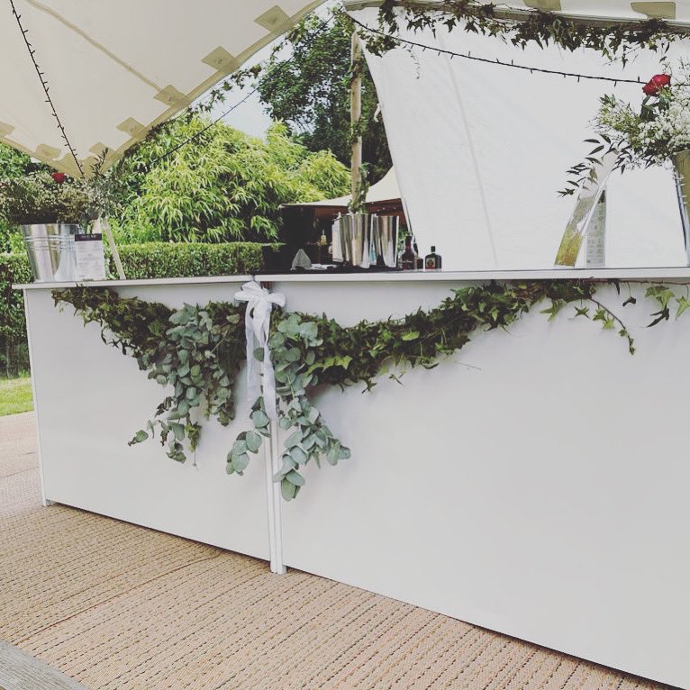 purplefizzuk's tweet photo. We always love it when we can pretty up our bars for weddings 😍 finishing touches make all the difference… #weddingbarhire #gardenpartybar #cocktailbar #popupbar https://t.co/iNeIQ1NPSf