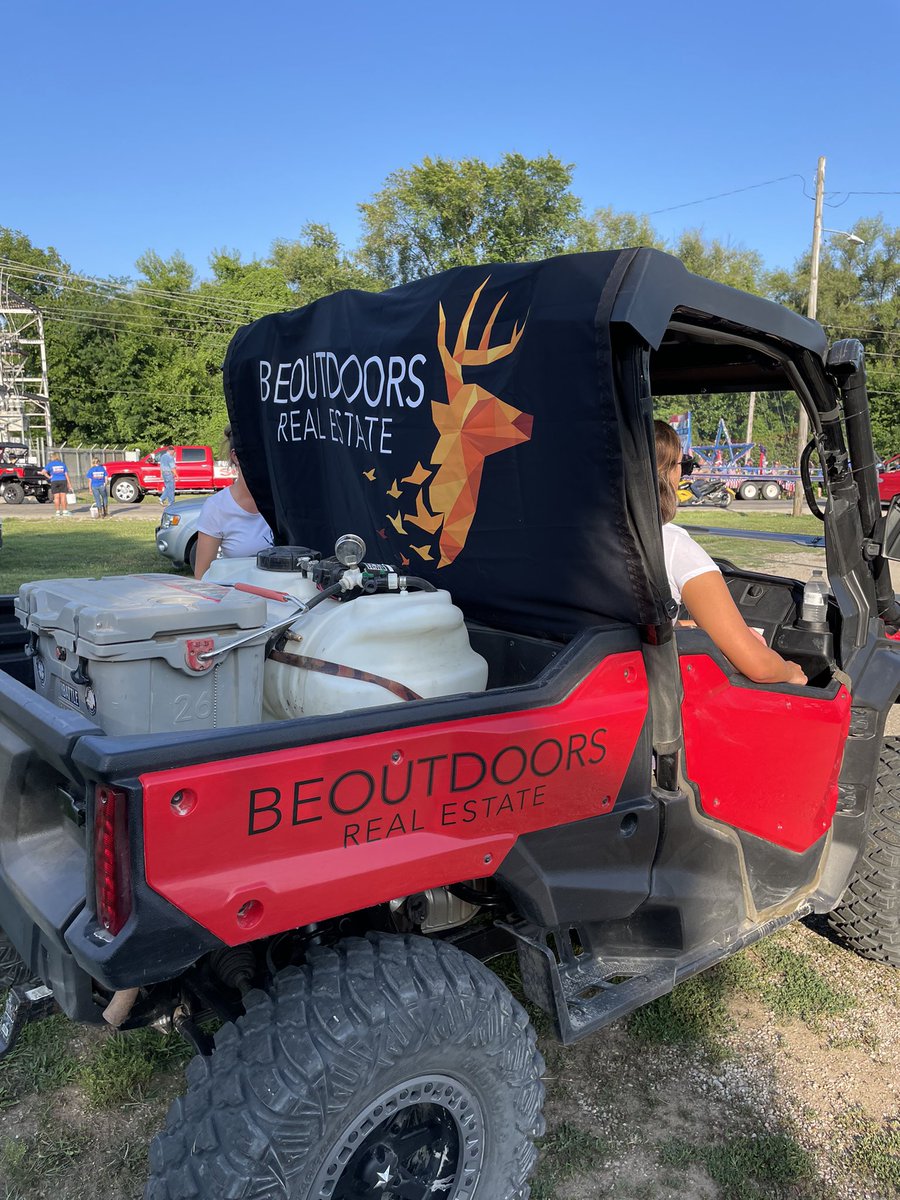 BEOUTDOORScom's tweet image. The team representing at the parade in Jefferson County, KS  #beoutdoors #paradevibes