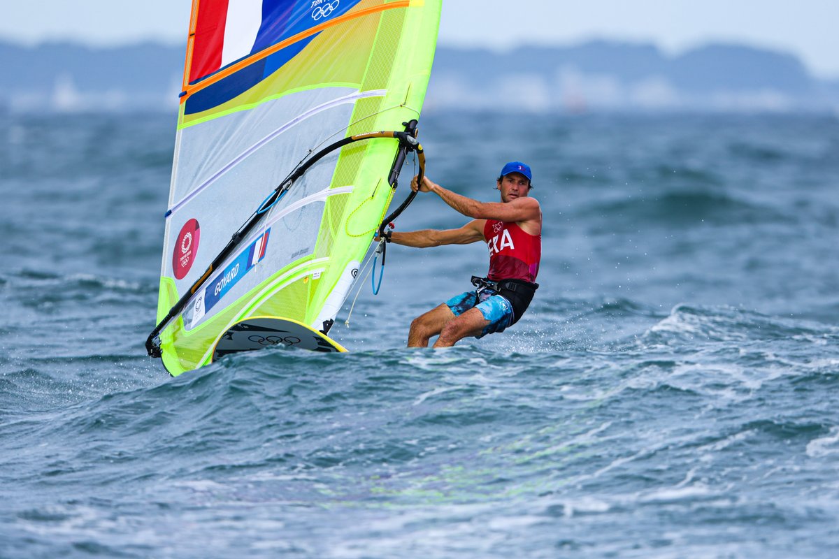 🥇🥈🥉 👀

La Medal Race de samedi en RS:X n’a jamais aussi bien porté son nom puisque Charline Picon et Thomas Goyard seront tous les deux en quête de médailles.

En savoir plus : bit.ly/3ycSzul

#AllezLesBleus #AllezBleues #PassionVoile #sailing