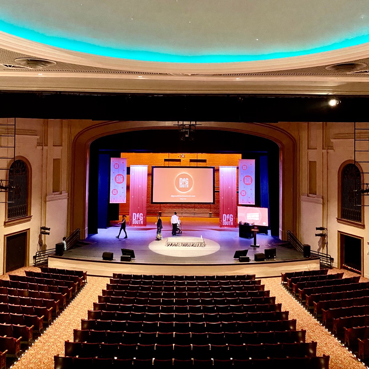 Gooooooooood morning DIG NATION☀️It’s a beautiful day here in Charleston, SC for a Tech Summit! Come grab your badges and a coffee☕️ See you soon folks! #DIGNATION #TECHSUMMIT