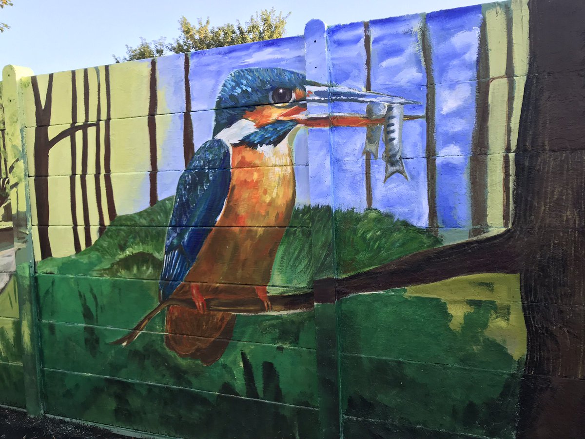 GarfieldWandle's tweet photo. Mural painting going well in Garfield Rec playground. Thanks to Ricards Lodge High art students for the great work and to @Merton_Council for the Ward Allocation Funding. https://t.co/UJptJTEe9O