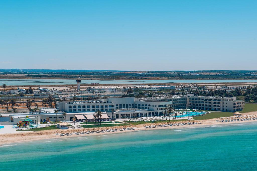 gmitchellTC's tweet photo. 💥 Tunisa💥
📅 7 Nights
💷 £526pp
🌟Call Mitchell’s Travel Today To Book Your Next Holiday
☎️01243939555
⚽️Official Travel Partner To @IsthmianLeague &amp; @rocks1883 
#holiday #tunisia https://t.co/vM2N23DTgZ