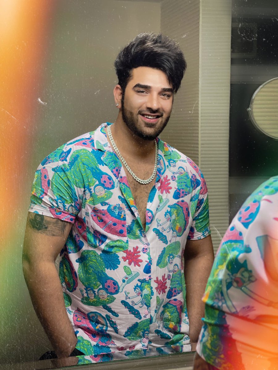 cinespeaks1's tweet photo. @parasvchhabrra is adding colour to our mid-week blues with these super cute pictures 😍
How many hearts for this lovely smile?

#ParasChhabra #ParasArmy #smile #tellyactor #handsome #splendidpr https://t.co/P1NnRRj95G