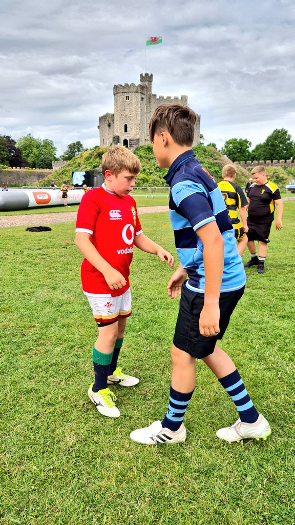 Cardiff Rugby Community Foundation (@crugbycommunity) on Twitter photo Some tackle tech in the camp taking place today... Look at that backdrop π
<a href="/WRU_Community/">WRU Community - Wrth galon y genedl</a> <a href="/WelshRugbyUnion/">Welsh Rugby Union π΄σ §σ ’σ ·σ ¬σ ³σ Ώ</a> Some tackle tech in the camp taking place today... Look at that backdrop π
<a href="/WRU_Community/">WRU Community - Wrth galon y genedl</a> <a href="/WelshRugbyUnion/">Welsh Rugby Union π΄σ §σ ’σ ·σ ¬σ ³σ Ώ</a>