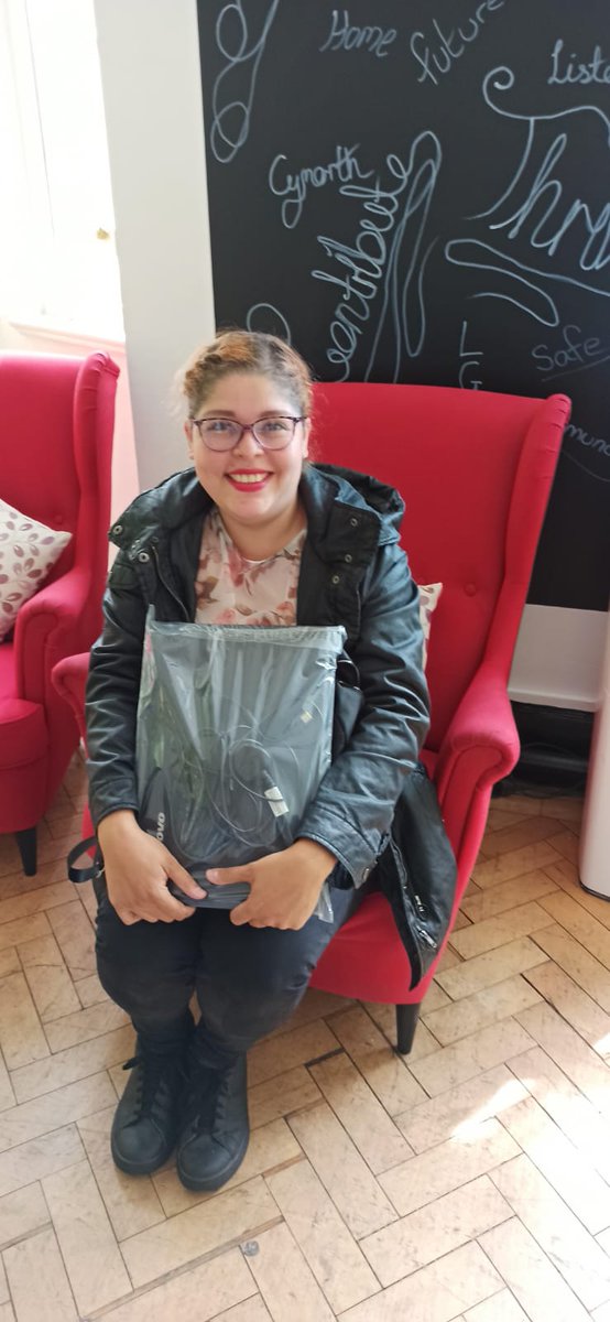 Lovely 2 see Claudia 2day @ymcaswansea for an intensive job search session 2 prepare 4 after her @activeinclusion placement. Claudia's laptop has broken down so we provided her with one from @DC_Wales 
#hereforswansea
#employability
#training
#support
#eufunds
#digitalinclusion