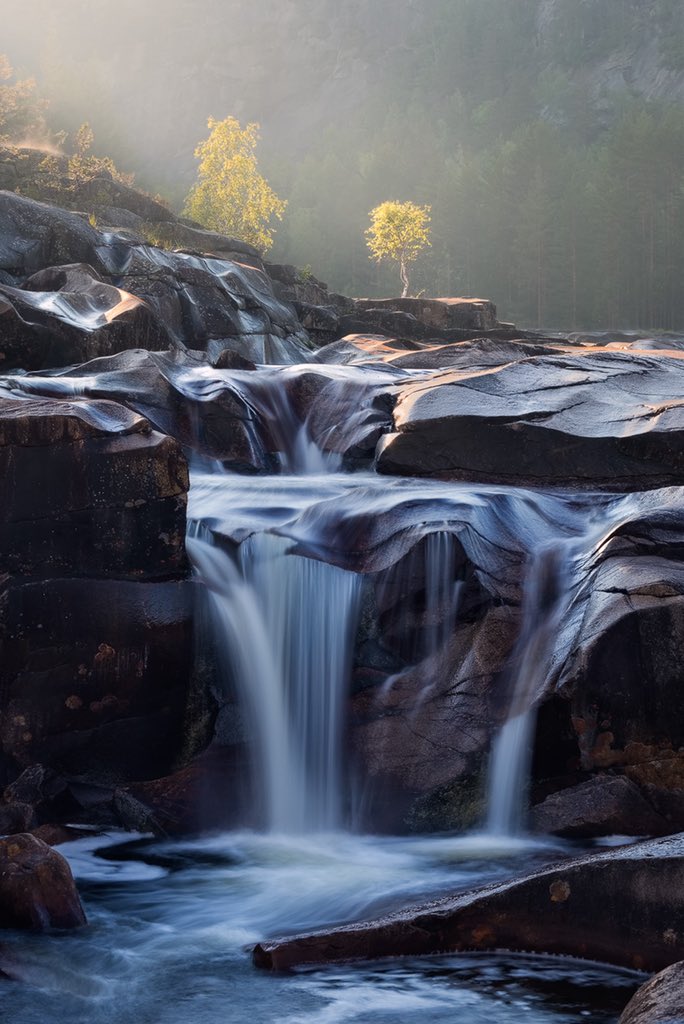 HansAslaksen's tweet photo. Finally on Twitter! Excited to see if this platform is good for connecting with like-minded photographers. I start out with one of my recent favourites 😀 

#landscapephotography #Waterfall #NaturePhotography #telemark https://t.co/cCxMXstYDE