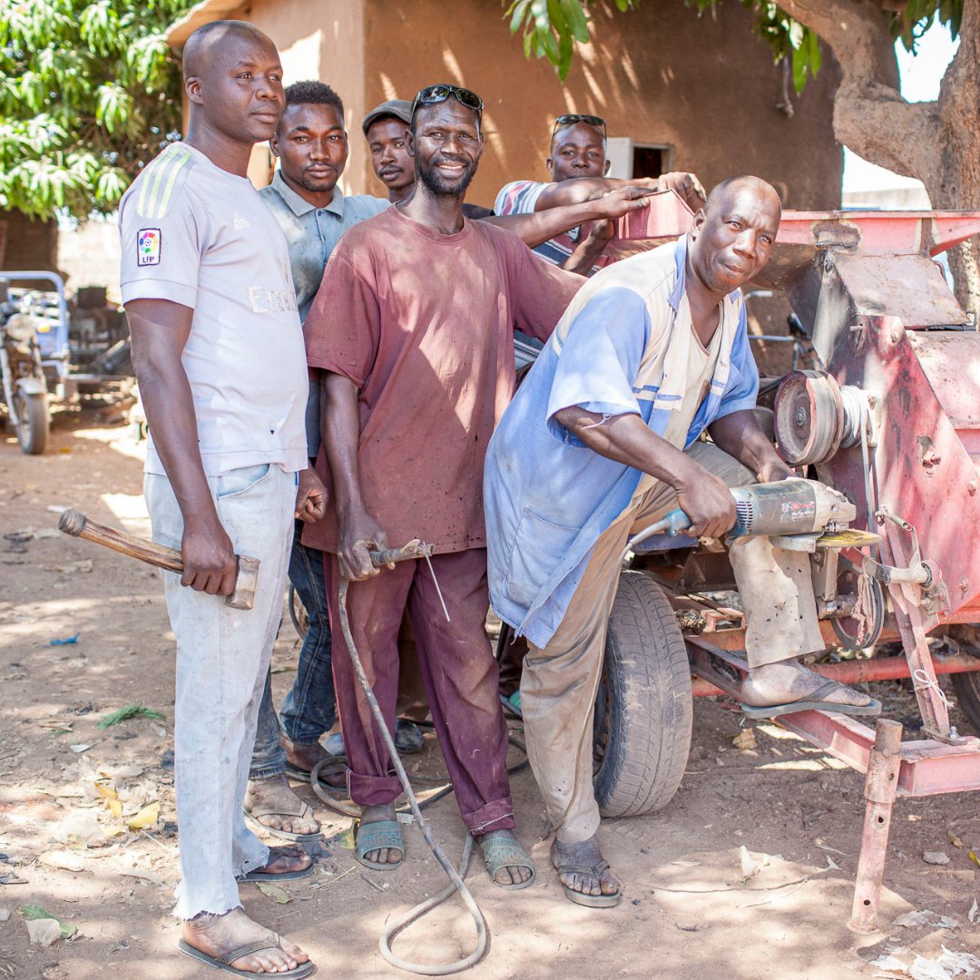 AfricaGreenTec's tweet photo. #Impactstory. Modibo's family has run a welding shop in Djoliba for generations. The electricity from Africa GreenTec has changed a lot for the family. Find out what exactly in the full article on our #Impactblog!
https://t.co/BvpcOueiT9 https://t.co/aDKEDOihCV