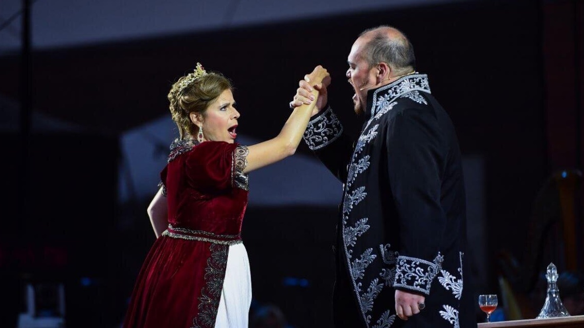 .@anamariasoprano, Winner of the Zarzuela Prize in Operalia 1995, performs the title role in Tosca at @cincinnatiopera 

📸 Philip Groshong | Cincinnati Opera