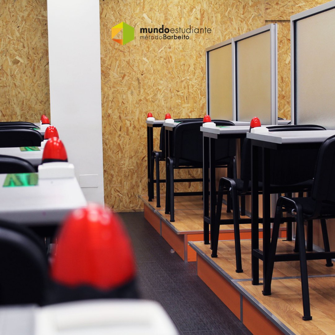 🌞 Después de un año intenso, en el que hemos tenido muchos éxitos ✌️ descansamos unos días. Nos volvemos a ver el 16 de agosto. 

"...sólamente la constancia y decisión lo consiguen todo. ¡Felices vacaciones!
.
.
#mundoestudiante #metodobarbeito #vacaciones #verano