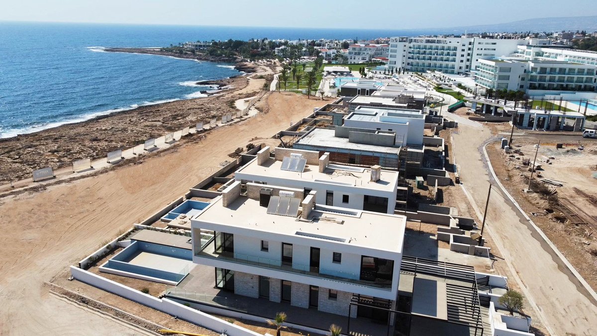 aristodev's tweet image. 𝗣𝗘𝗟𝗔𝗚𝗢𝗦 𝗕𝗘𝗔𝗖𝗛𝗙𝗥𝗢𝗡𝗧 𝗩𝗜𝗟𝗟𝗔𝗦
𝗙𝗢𝗥 𝗦𝗔𝗟𝗘 𝗩𝗜𝗟𝗟𝗔𝗦 𝗜𝗡 #𝗣𝗔𝗣𝗛𝗢𝗦   

"𝐴𝑟𝑐ℎ𝑖𝑡𝑒𝑐𝑡𝑢𝑟𝑒, 𝑆𝑡𝑦𝑙𝑒 𝑎𝑛𝑑 𝐶ℎ𝑎𝑟𝑚 𝑖𝑛 𝐶𝑦𝑝𝑟𝑢𝑠" 

🌐 𝗩𝗶𝗲𝘄 𝗢𝗻𝗹𝗶𝗻𝗲:  bit.ly/3BOkums

🎥 𝗩𝗶𝗱𝗲𝗼: youtube.com/watch?v=bdvonA…