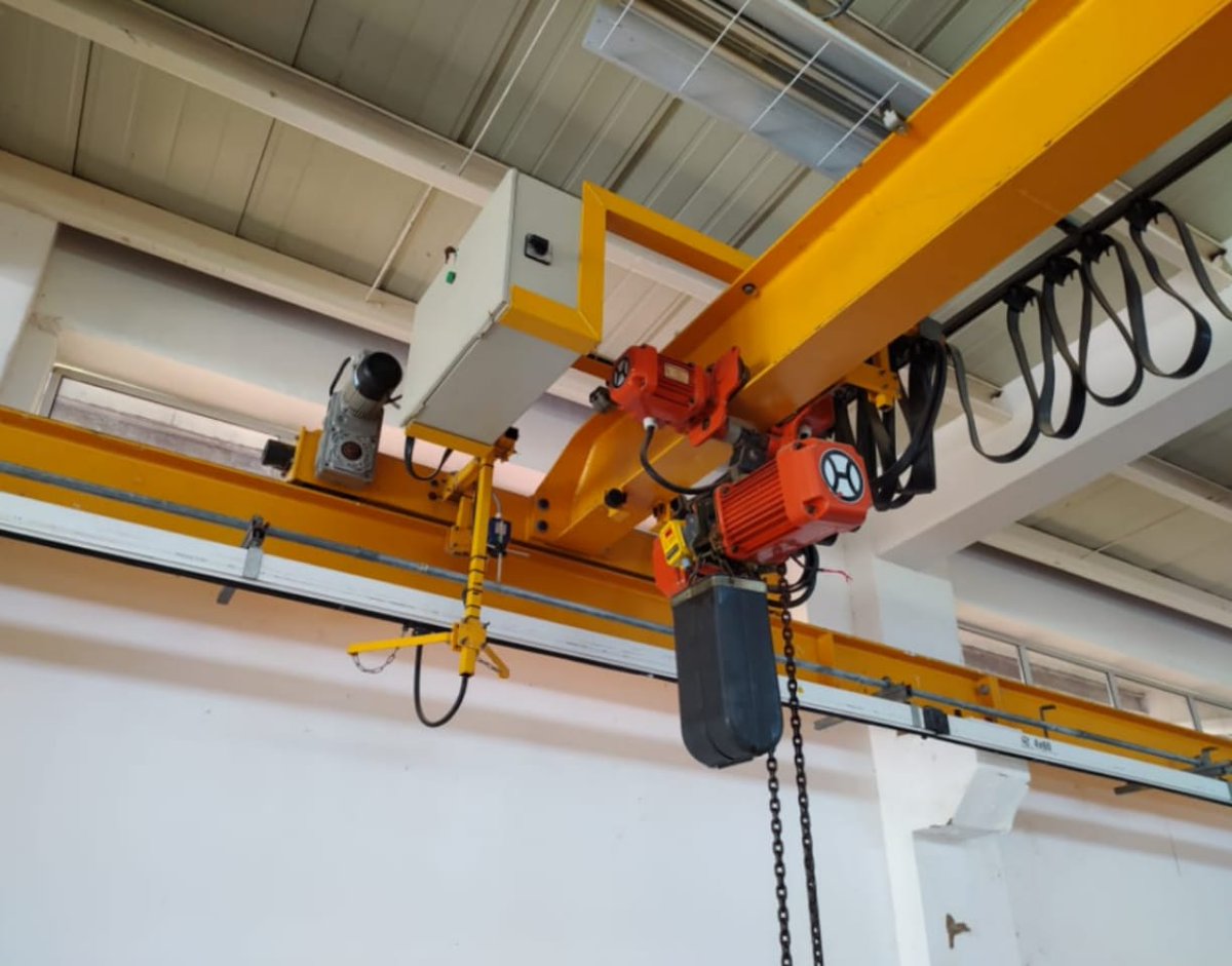 ppg_ingeval's tweet photo. Puente grua Ingeval diseñado, calculado, fabricado e instalado para planta de tratamiento de aguas PTAR , izaje y movimiento de tanques de cloracion. Polipasto Hyundai a cadena, dos velocidades de elevacion, movimiento transversal y logitudinal. #polipastos #puentegrua #ingeval https://t.co/9AgQC3D3BV