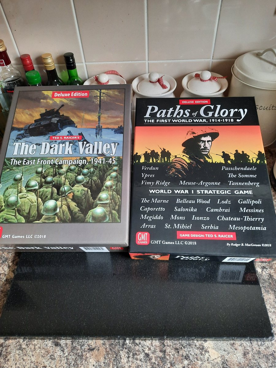 RalphBuick44's tweet photo. @tdraicer Dark Series is another sublime system allowing you to follow campaigns and strategies with lovely nuances evoking flavour in such classics as #thedarkvalley #thedarksummer #thedarksands. He also designed great games like #pathsofglory #1918/19 https://t.co/TAYogEFDkh