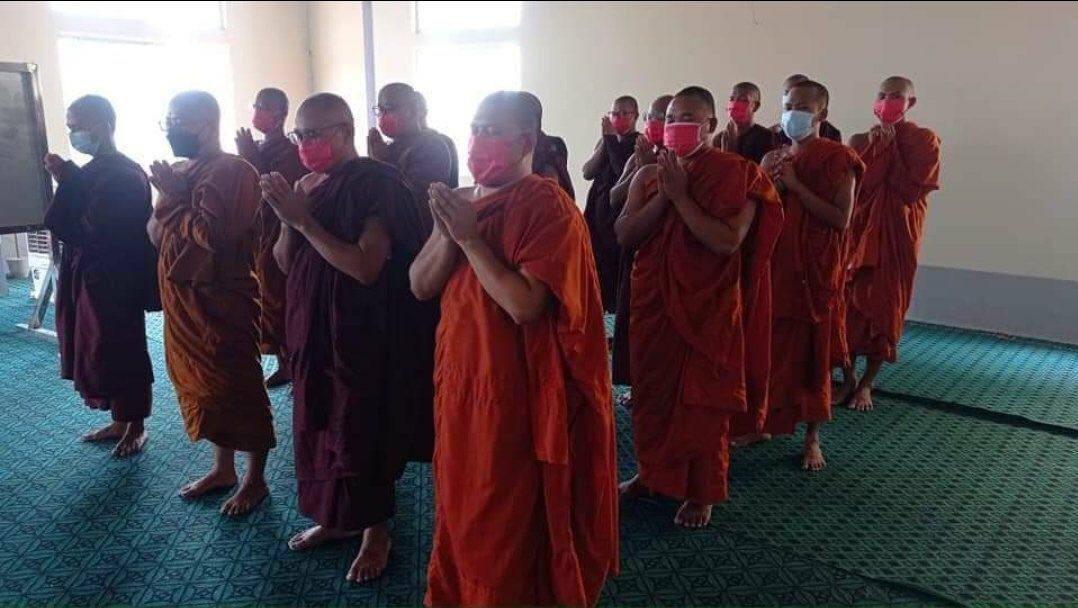 MiaLinn2's tweet photo. Protest against military dictatorship by Mandalay Sangha Union.  #WhatsHappeningInMyanmar #July29Coup https://t.co/X1gFeRh5fh