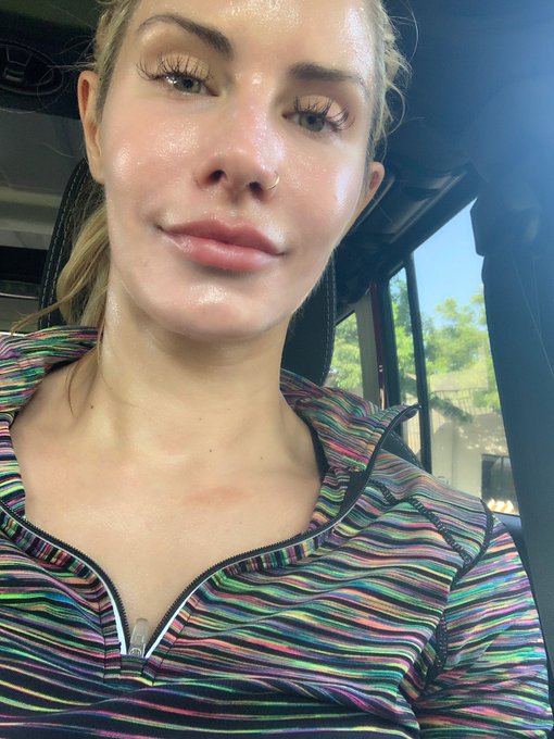 I don&rsquo;t sweat I sparkle ✨ https://t.co/aXW40MhY9e