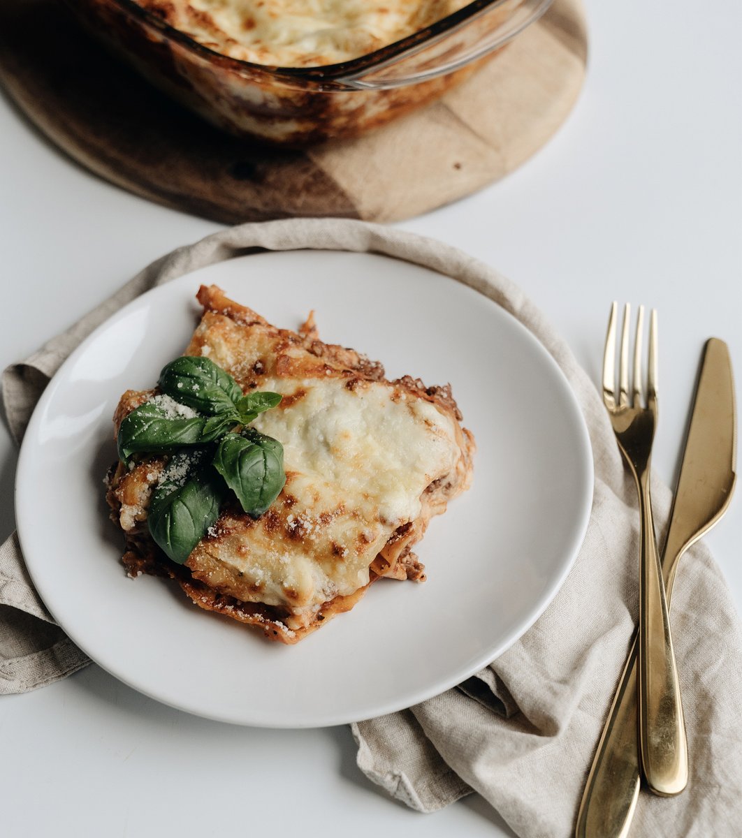 Happy Lasagna Day! Vandaag staat helemaal in het teken van lasagne. Denk dus niet langer na wat je vanavond gaat eten… Buon appetito! 🤤

#Boretti #PassioneInCucina #LasagnaDay #WatEtenWeVandaag #Eten #Koken #SmakelijkEten