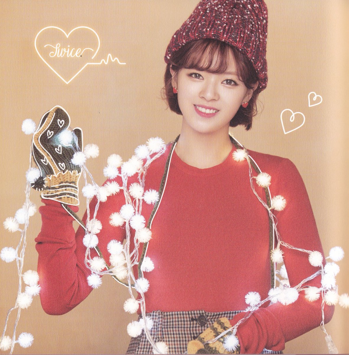 📷 - Scans da #JEONGYEON no photobook “Merry & Happy”. (1) #TWICE