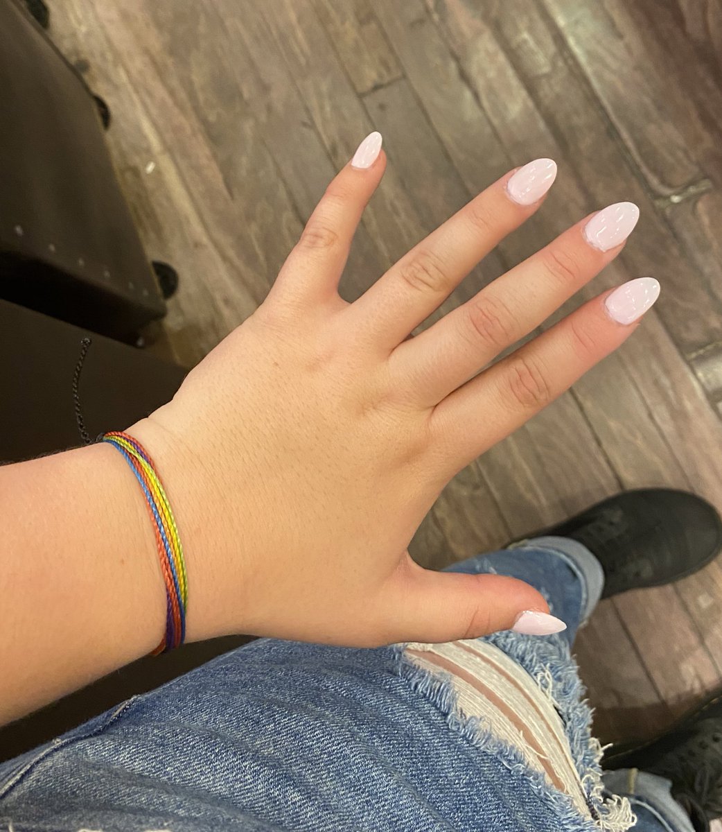kyloscepter's tweet photo. i got my nails done so everyone has to look at them 💗 https://t.co/IkIBv0bKcj