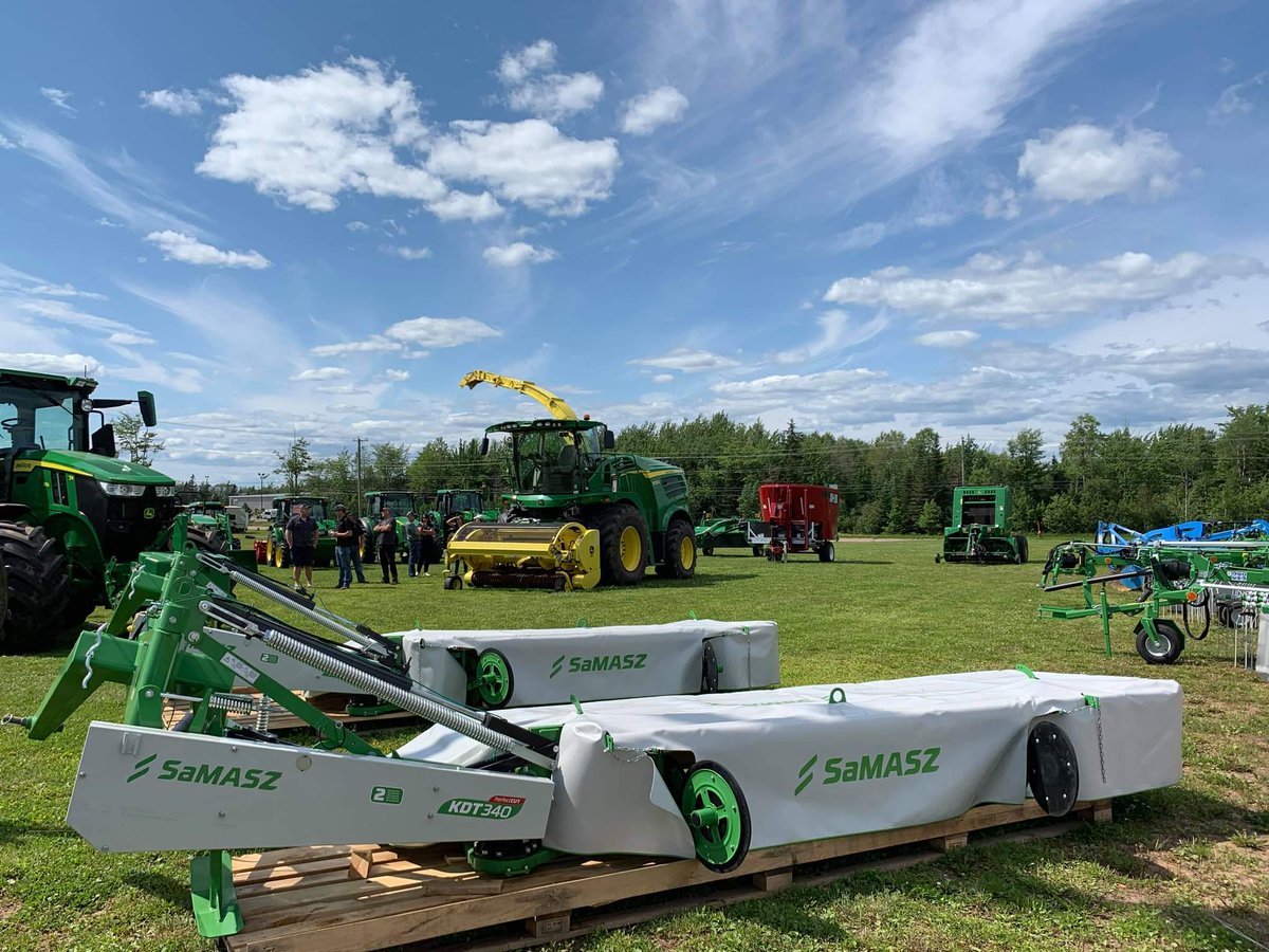 GDEquipment's tweet photo. Our 2nd Dairy Clinic is happening at our Moncton, NB branch. A beautiful day to show how we can support our dairy producers. #JohnDeere #samasz #Jaylor #Avantloaders https://t.co/oubjVGrlqE