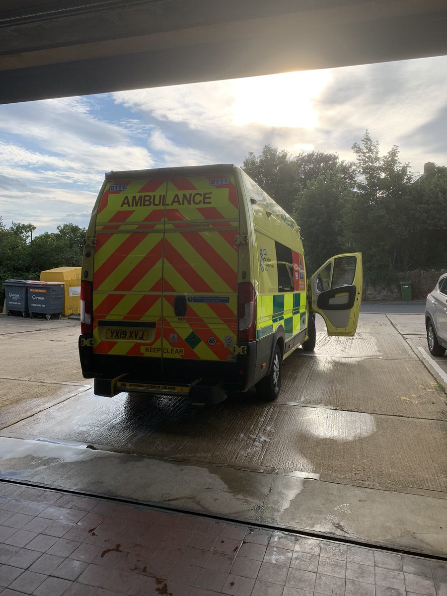 APJ80's tweet photo. ￼
Mark and I making the most of a rare few moments on station at #Brackley to quickly blitz the truck clean, thorough mop and give it a once over #roadsafety #hygiene #pride @EMASNHSTrust https://t.co/VdZxXlI2aX