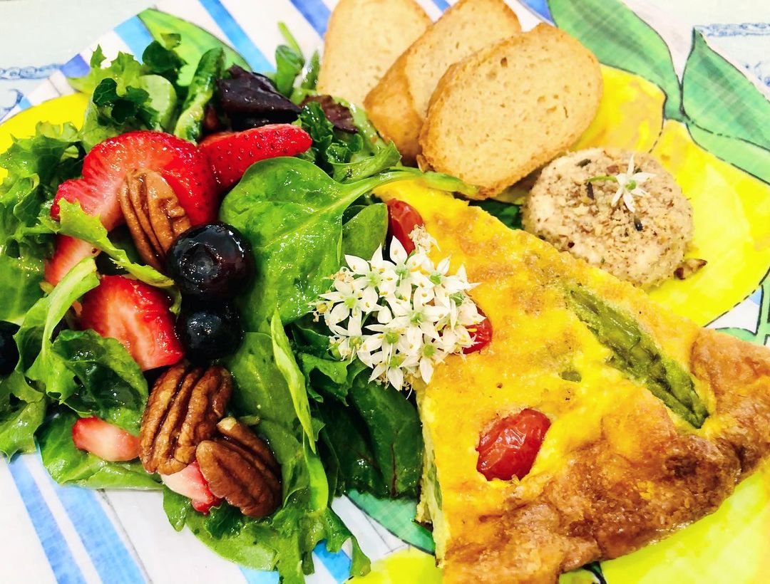 EdibleOrlando's tweet photo. Ever wish you could cook like a chef? Impress guests (and yourself!) with these recipes for a simple, summery lunch from personal chef @chefsusanytt from https://t.co/xFDddbn2MI. Tap the link in our bio for the recipes! #chefsusanytterberg #personalcheforlando #RecipeOfTheDay https://t.co/SbBQnasRMH