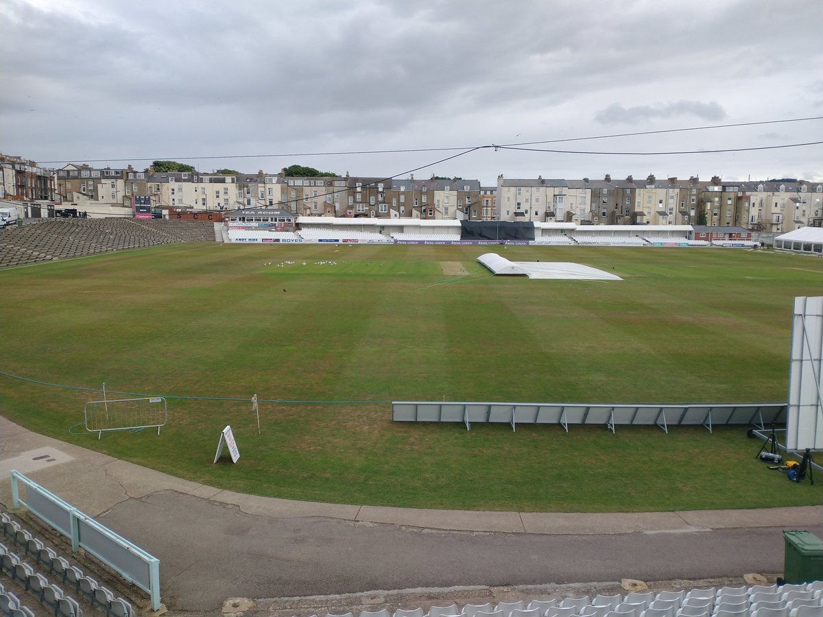 Wow was that ever good to watch! @ben_c64 with a beautiful 87, @bobbybracey25 to come out of isolation and play that innings would be a story in itself, and @jacktaylor141 what a show that was at the death! Heart-warming win for @Gloscricket! #bbccricket #GoGlos