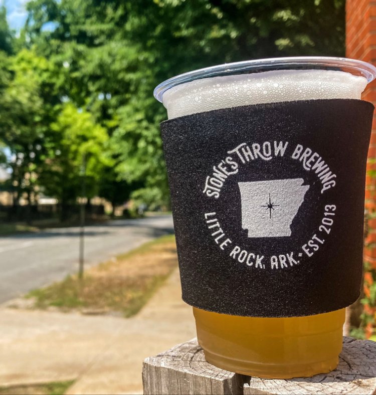 StonesThrowBrew's tweet photo. Reason No. 1,687,732 to head to #BlockOnRock this Saturday – the first 250 fest-goers will snag a koozie to keep their beers cold. Tell all your friends and catch us Saturday on Rock Street! #CraftBeer #LittleRock https://t.co/0uwJHwlxs1