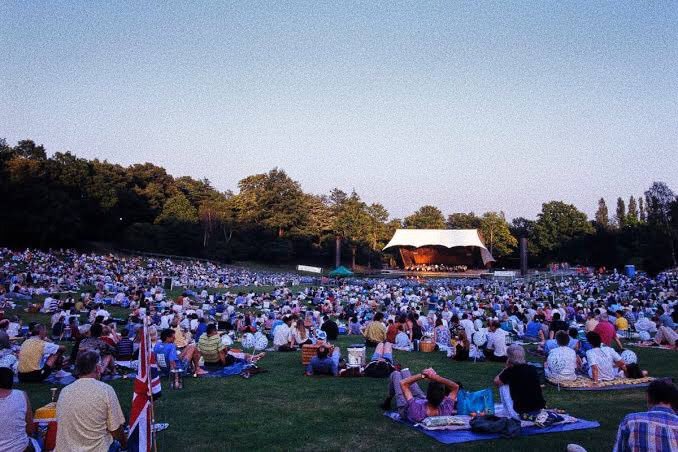 LTARCHIVES's tweet photo. THE AWAY FROM H㋡ME FESTIVAL ☆ https://t.co/qUZovuIFY2