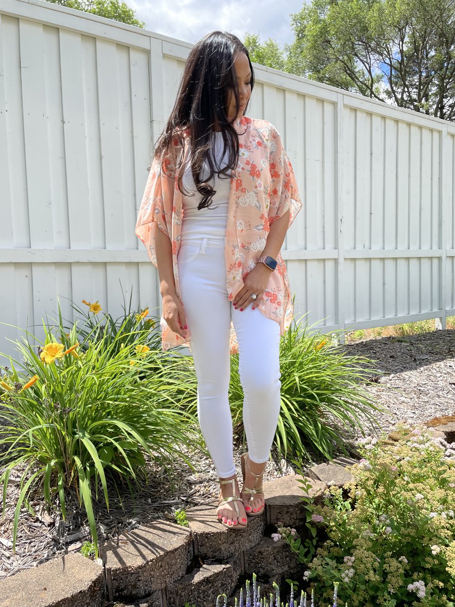 stitchfix's tweet photo. Do you prefer: dressing up or dressing down?

💫 via #StitchFixStylist Elizabeth https://t.co/JMYEMfNegP