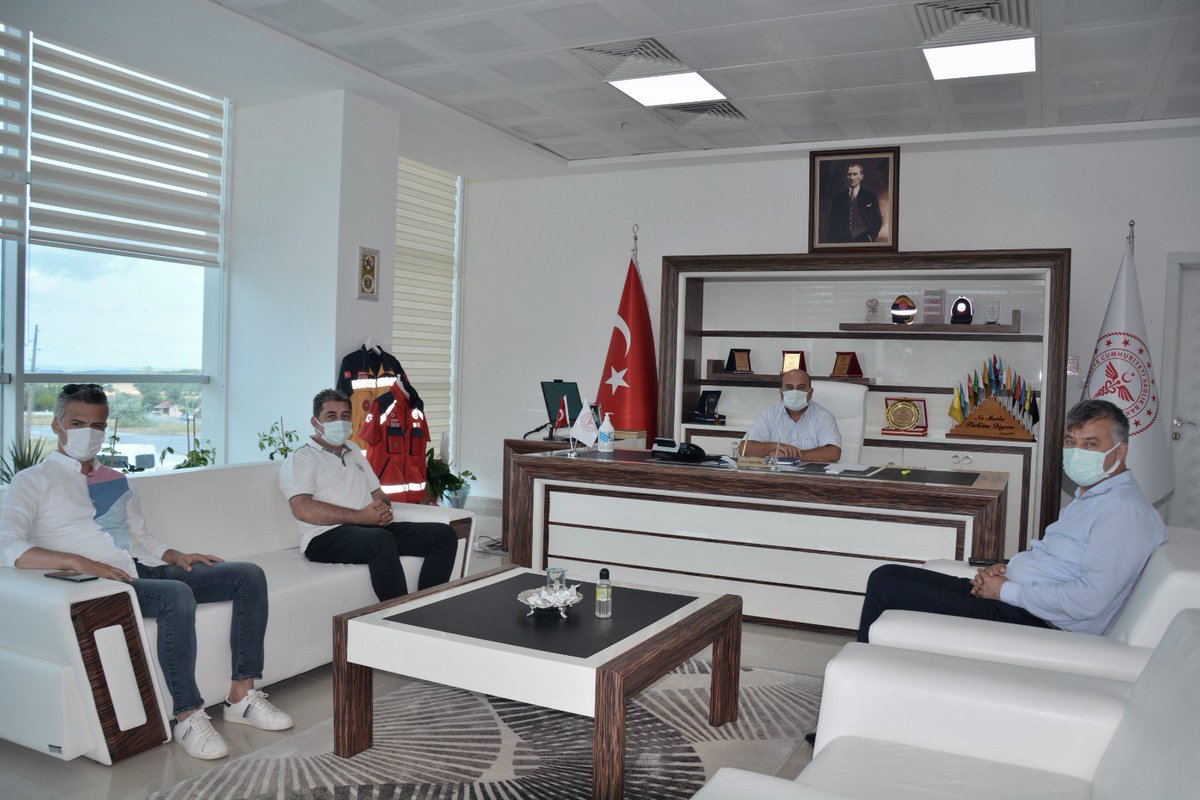 İlçe Sağlık Müdürü <a href="/draytacakin/">Dr Aytaç AKIN 🇹🇷</a> ve Sosyal Yardımlaşma ve Dayanışma Vakfı Müdürü <a href="/IrerHasan/">HASAN İRER</a> ile birlikte <a href="/bafra_devlet/">Bafra Devlet Hastanesi</a> Başhekimi Uzm.Dr. Alaiddin DOMAÇ'ı makamında ziyaret ederek hayırlı olsun dileklerinde bulunduk. Çalışmalarında kolaylıklar diliyoruz.